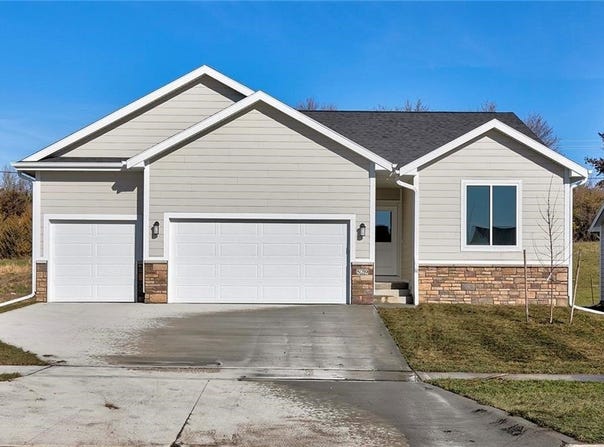 529 Meadows Court, Polk City, IA 50226