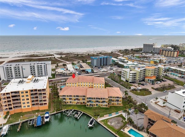 11555 GULF BLVD BOULEVARD, TREASURE ISLAND, FL 33706