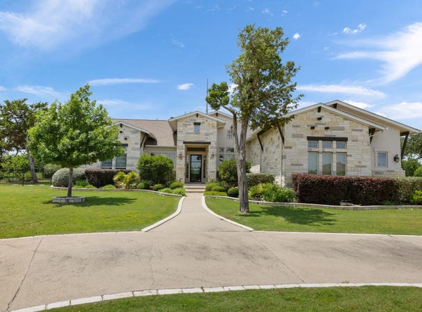 2120 High Lonesome Dr, Leander, TX 78641