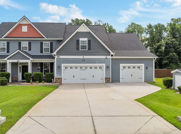 609 Thornbrooke Drive, Hope Mills, NC 28348