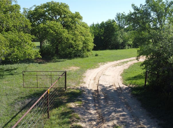 494 Cr 408, Comanche, TX 76442