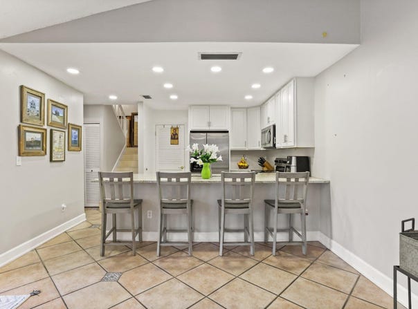4652 Holly Lake Drive, Lake Worth, FL 33463