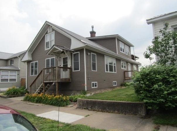 711 S 1st Street, Guttenberg, IA 52052