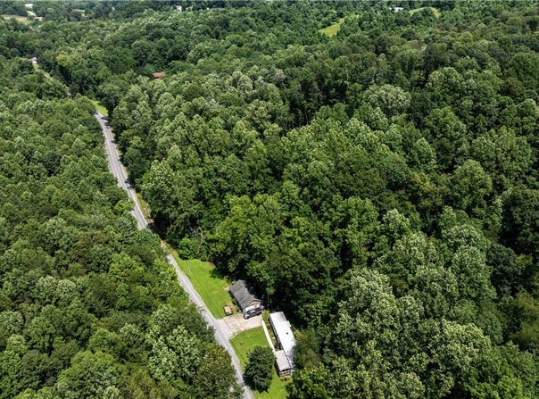 948 Breakneck Rd, Bullskin Twp, PA 15425