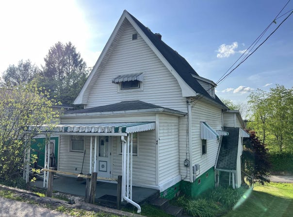 46 Grand Avenue, West Union, WV 26456-8509