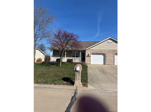 277 Kaskaskia, Red Bud, IL 62278