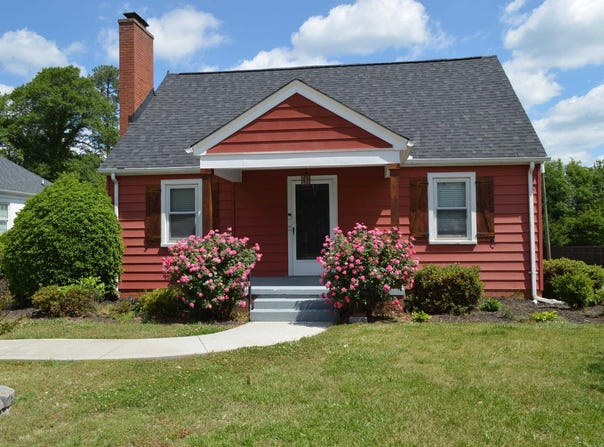 207 E Fairview Avenue, Greer, SC 29651