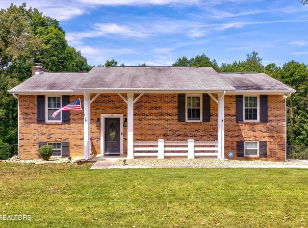 8225 Cricket Rd, Powell, TN 37849