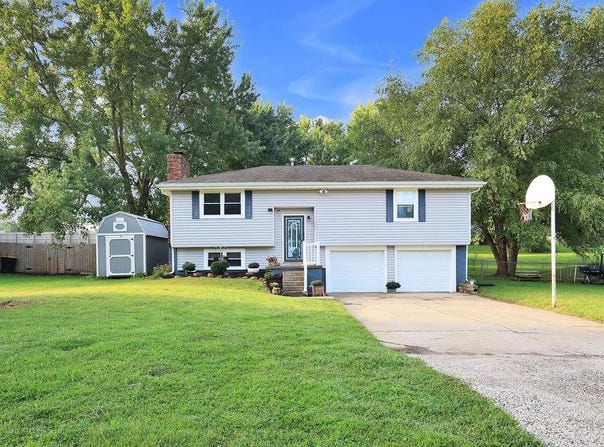 302 W Swenson Drive, Savannah, MO 64485