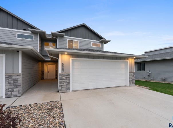 5507 W Liberator Cir, Sioux Falls, SD 57107-3020