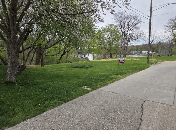 1225 Lane Drive, St. Joseph, MI 49085
