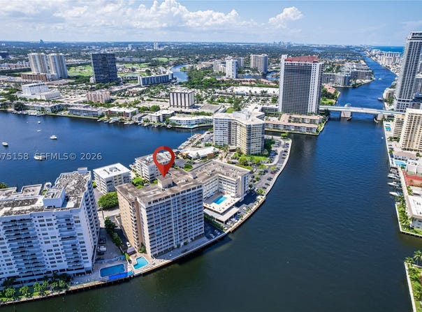121 Golden Isles Dr, Hallandale Beach, FL 33009