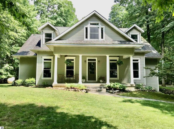 2233 Amber Lane, Mt Pleasant, MI 48858
