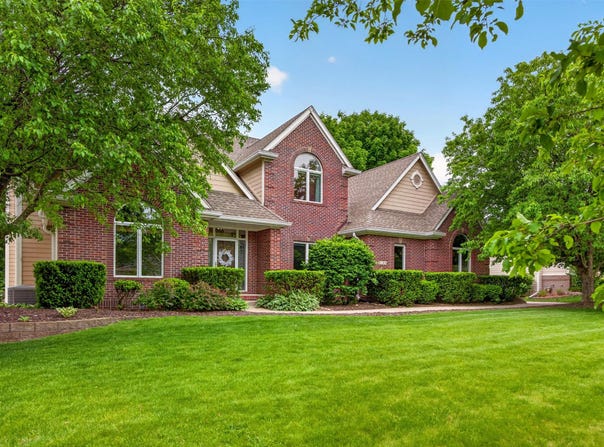 8120 Heather Bow Court, Johnston, IA 50131