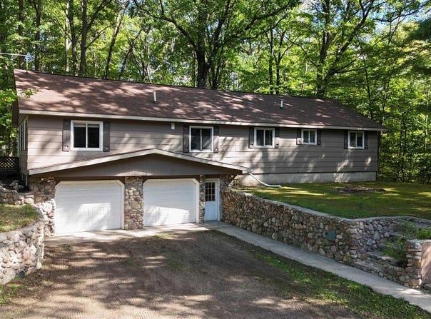 9428 W Jennings Road, Lake City, MI 49651