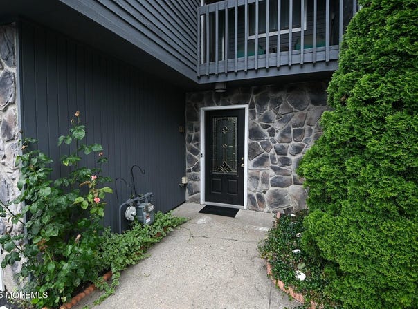 16 Devon Court, Spring Lake Heights, NJ 07762