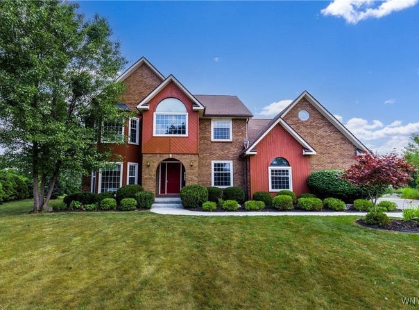 121 Summershade Court, Amherst, NY 14051