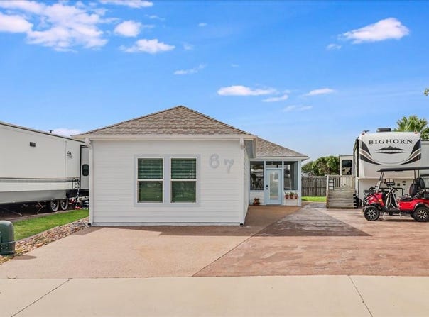 67 Augusta Circle, Aransas Pass, TX 78336