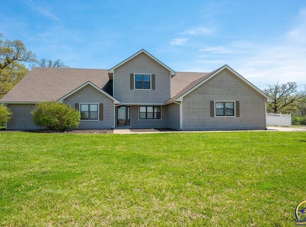 2480 KOA RD, Grantville, KS 66429