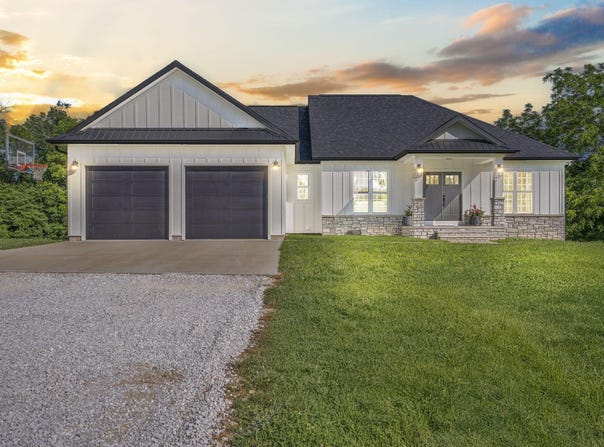225 Maggie Hill Drive, Crane, MO 65633