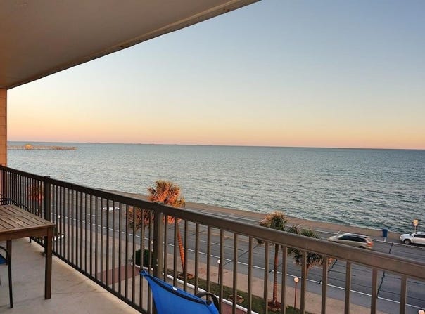 9520 Seawall BLVD, Galveston, TX 77554