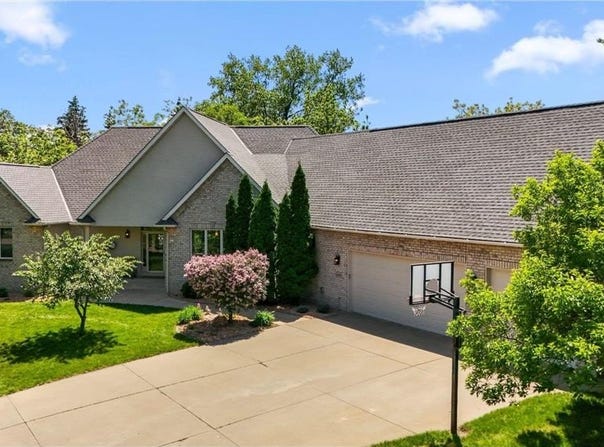 600 Sibley Court, Mendota Heights, MN 55118