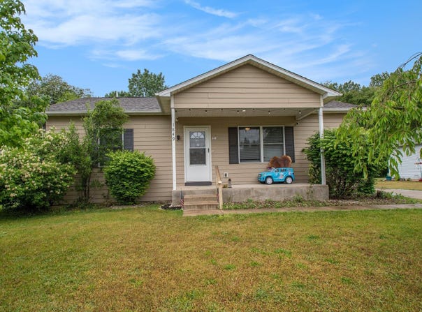 1849 N Meade Street, South Bend, IN 46628
