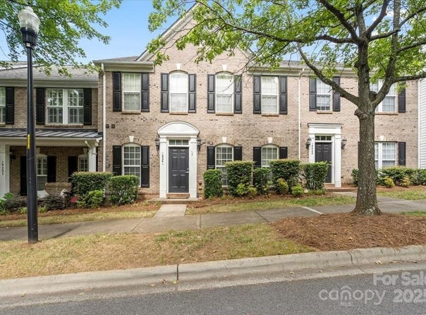 19241 Lake Norman Cove Drive, Cornelius, NC 28031
