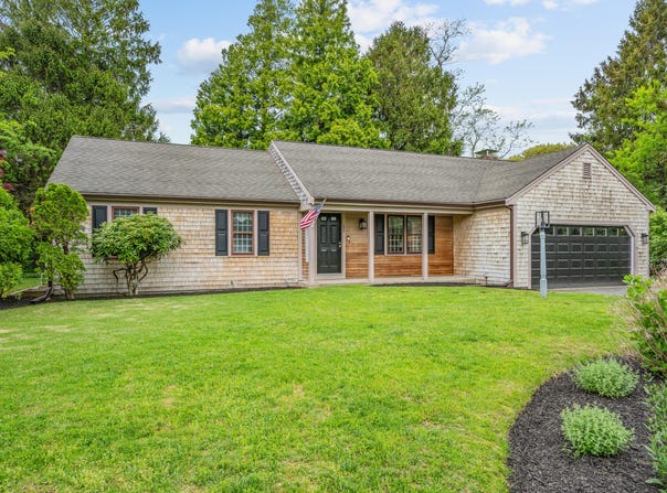 290 Riverview Lane, Centerville, MA 02632