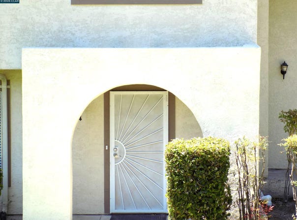 30 Greenview Lane, Richmond, CA 94803