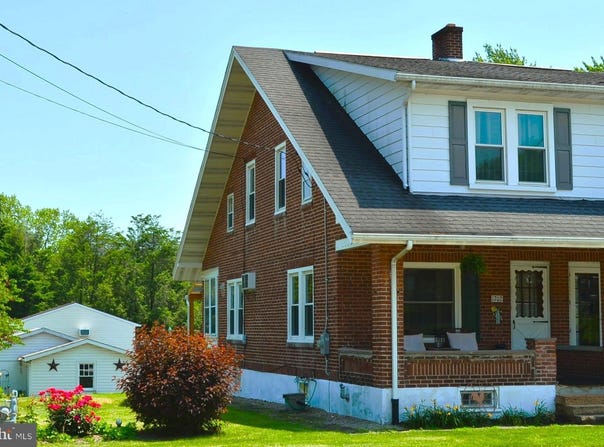 1702 S MAIN STREET, BECHTELSVILLE, PA 19505