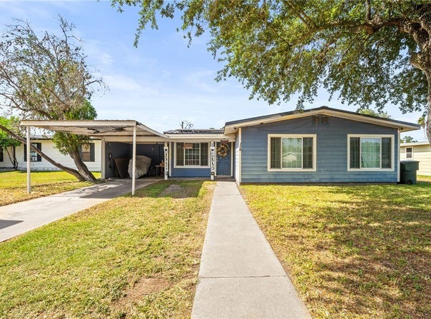 1011 Kleberg Street, Alice, TX 78332