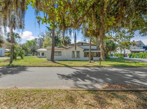 8 Wright Square, Brunswick, GA 31520