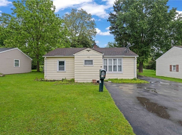 146 Hyde Parkway, Palmyra, NY 14522