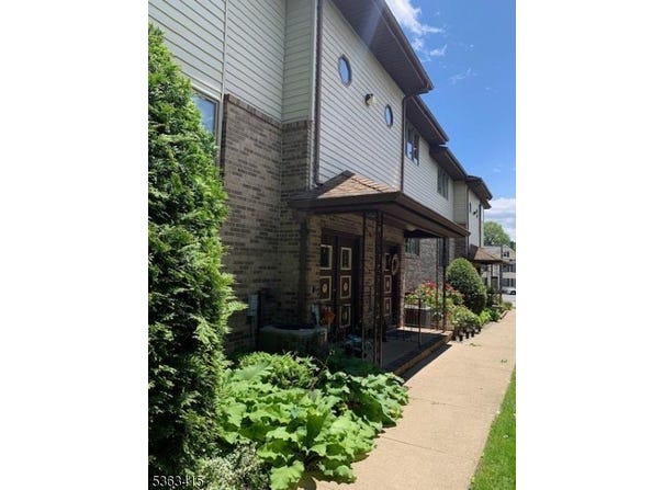 678 Broad St, Clifton City, NJ 07013-1604