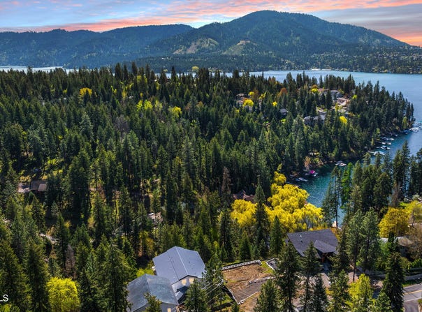162483 N Lakeview Dr, Hayden Lake, ID 83835
