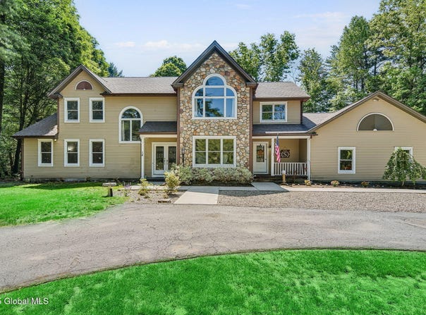 14 Stone Pine Lane, Queensbury, NY 12804