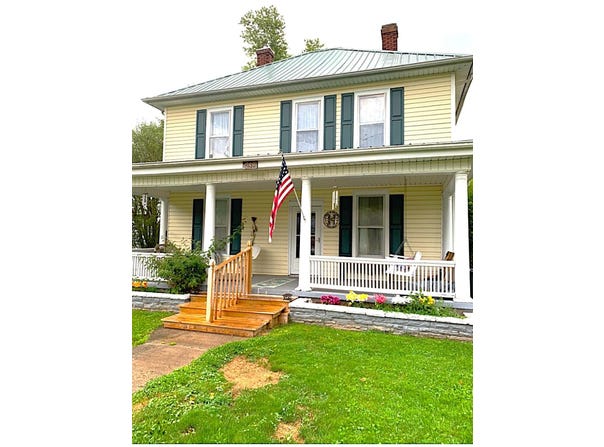 258 Johnson St, Alderson, WV 24910