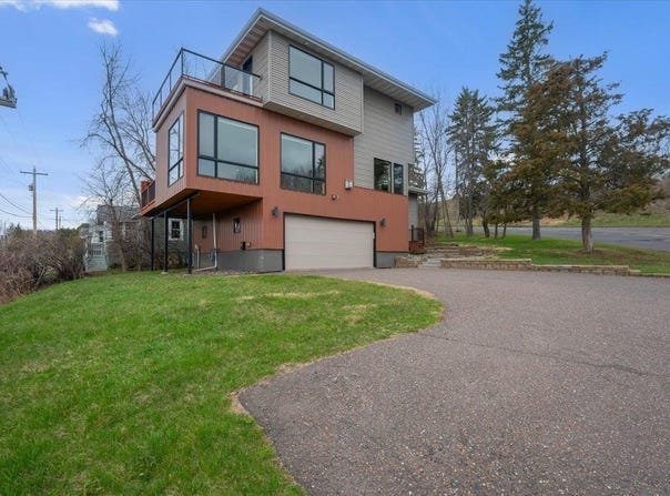 1001 W 6th St, Duluth, MN 55806