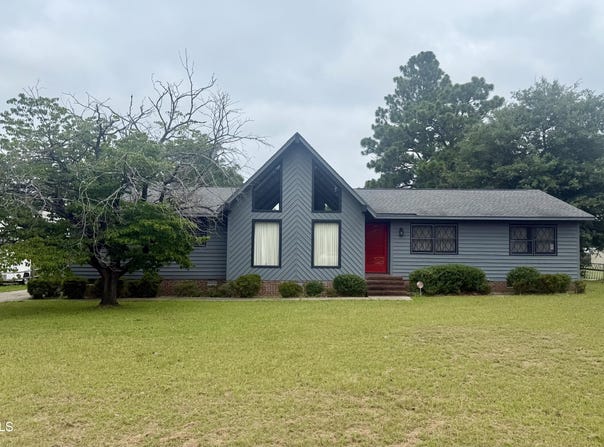3522 Golfview Road, Hope Mills, NC 28348
