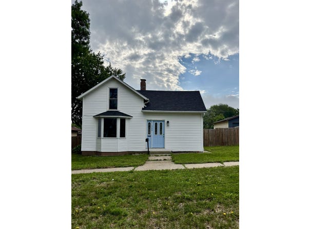 320 4th Ave. SE, LeMars, IA 51031