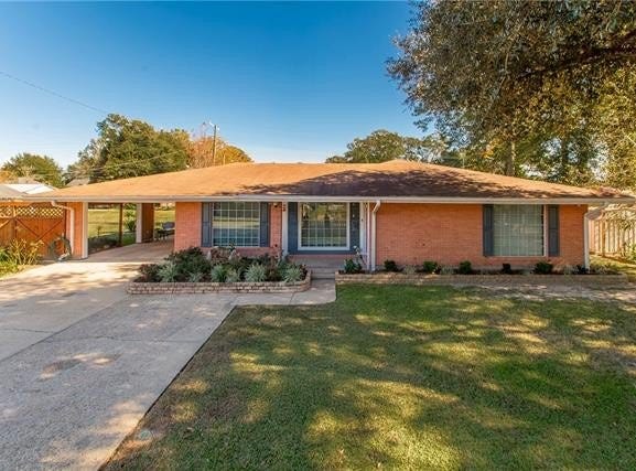 826 AVENUE E, Bogalusa, LA 70427