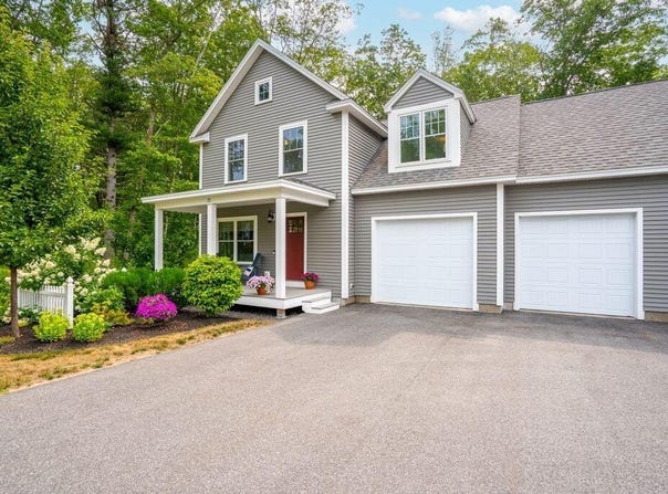 27 Webhannet Place, Kennebunk, ME 04043