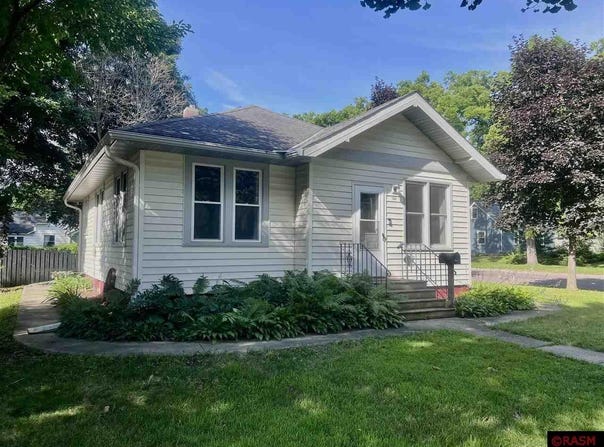 326 W Wabasha Street, St. Peter, MN 56082