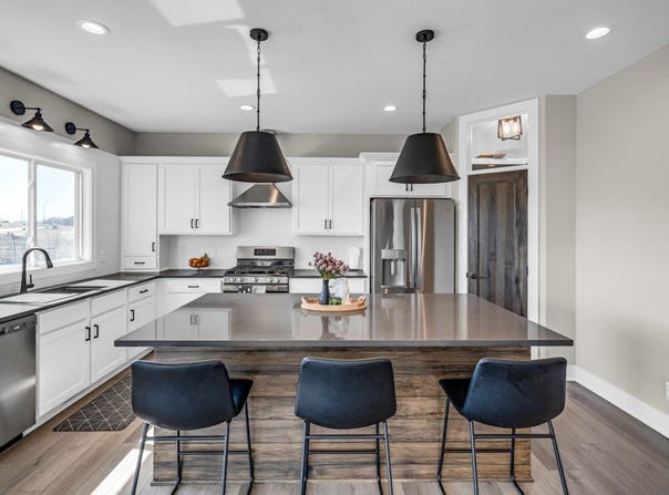 2110 Autumn Blaze Drive, Norwalk, IA 50211