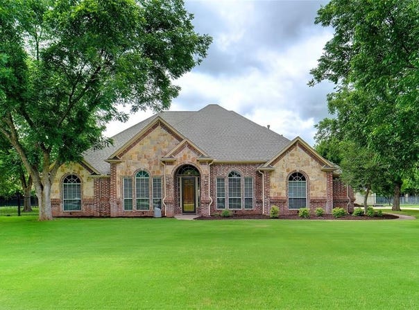 613 W Aurora Vista Trail, Aurora, TX 76078