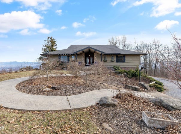 3060 Tower Road, Sevierville, TN 37876
