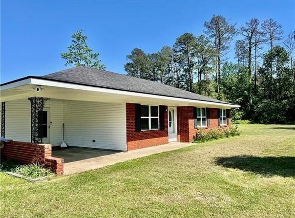 30 H STRANGE Road, Lecompte, LA 71346