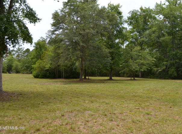 N YELLOW PINE Circle, Glen St. Mary, FL 32040