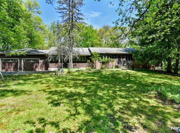 72 Brookside Drive, Upper Saddle River, NJ 07458